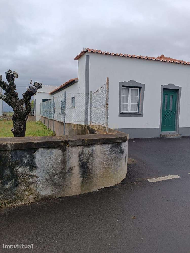 Moradia T2  com Garagem e Terrenos em Guadalupe, Ilha Graciosa - Grande imagem: 2/9
