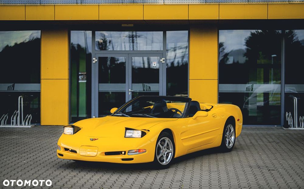 Chevrolet Corvette - 11