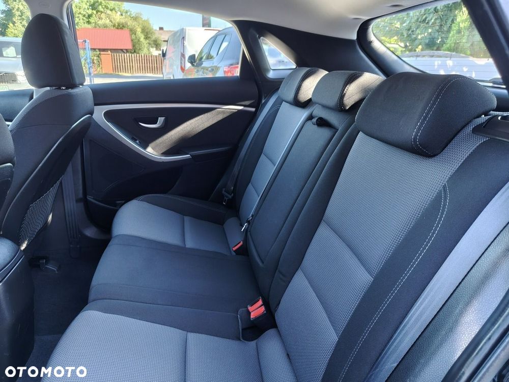 Hyundai i30 1.6 CRDi BlueDrive Comfort - 25