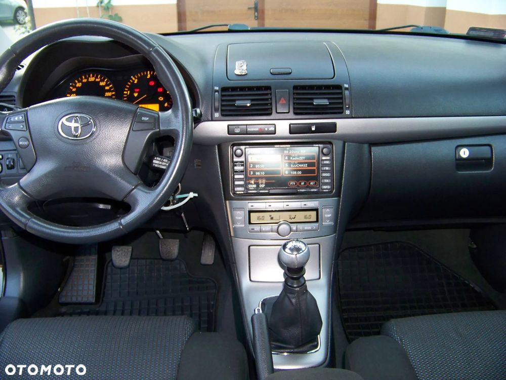 Toyota Avensis 2.0 D-4D - 20