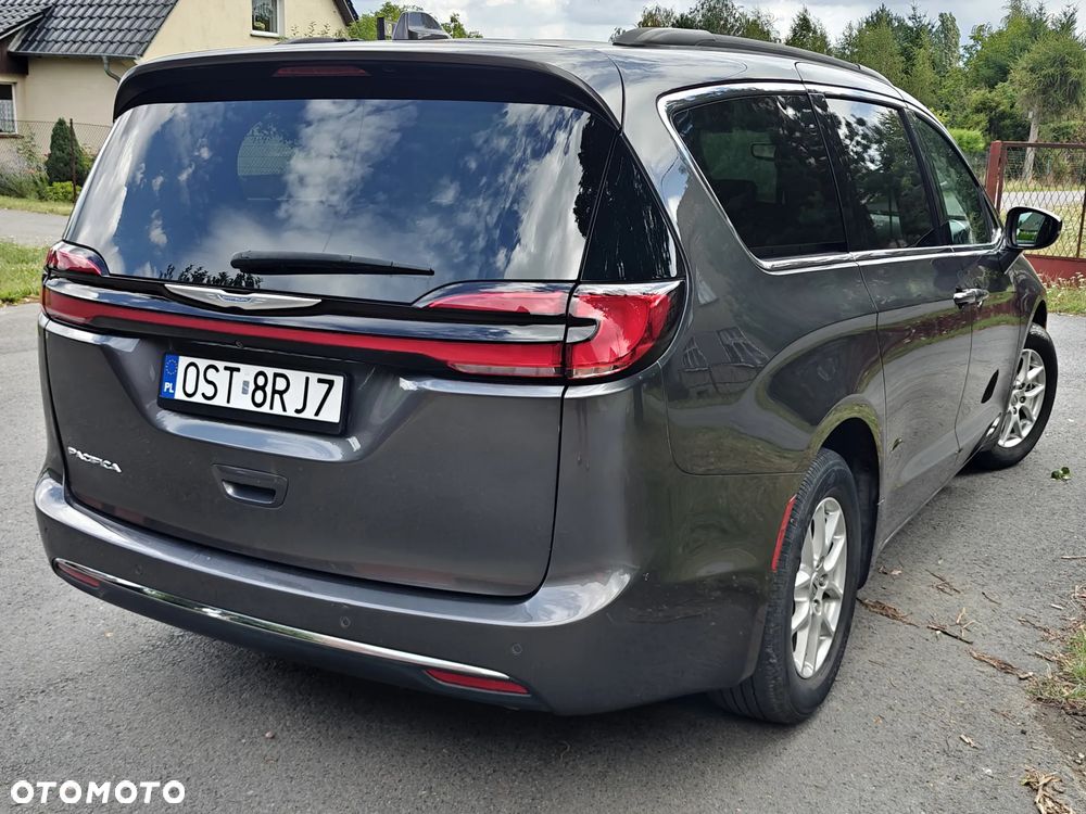 Chrysler Pacifica - 8