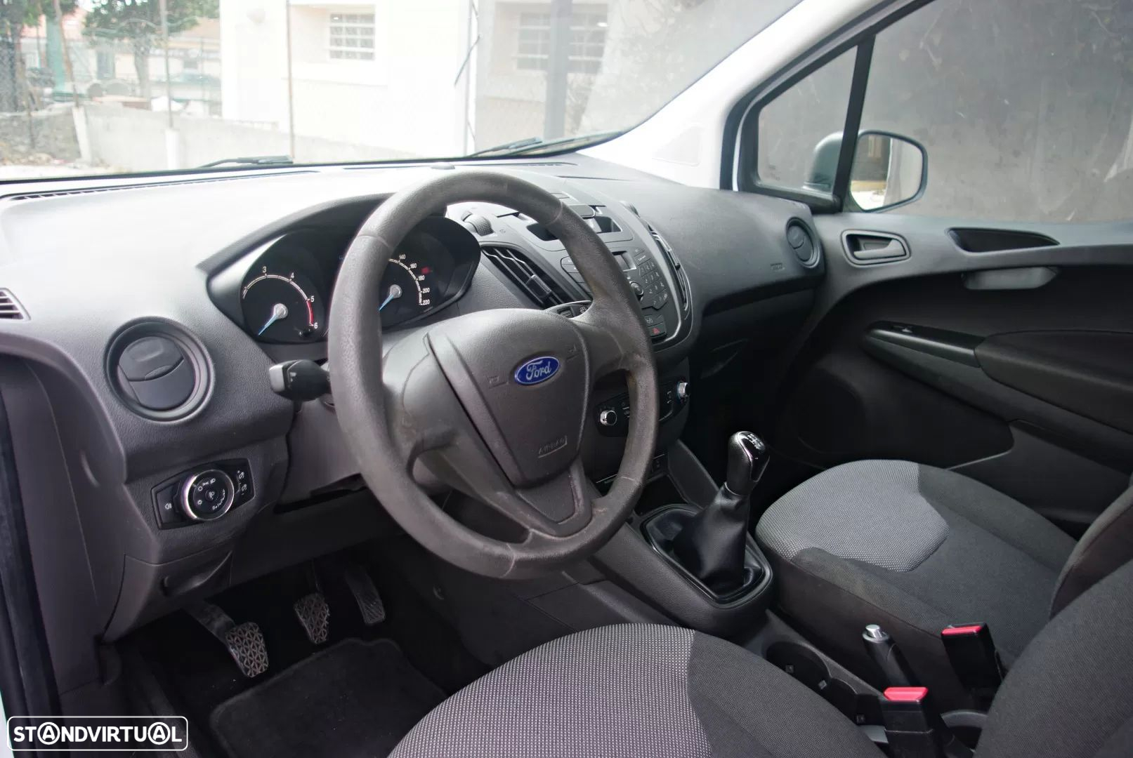 Ford Tourneo Courier 1.5 TDCi Ambiente - 15