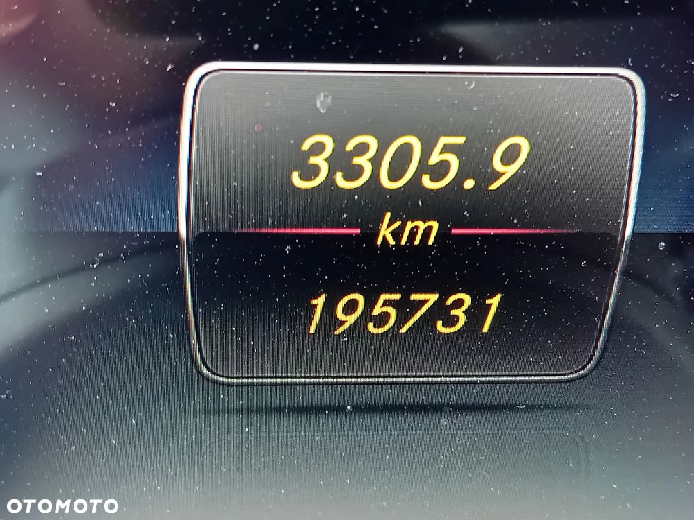Mercedes-Benz Klasa E 200 d 9G-TRONIC - 22