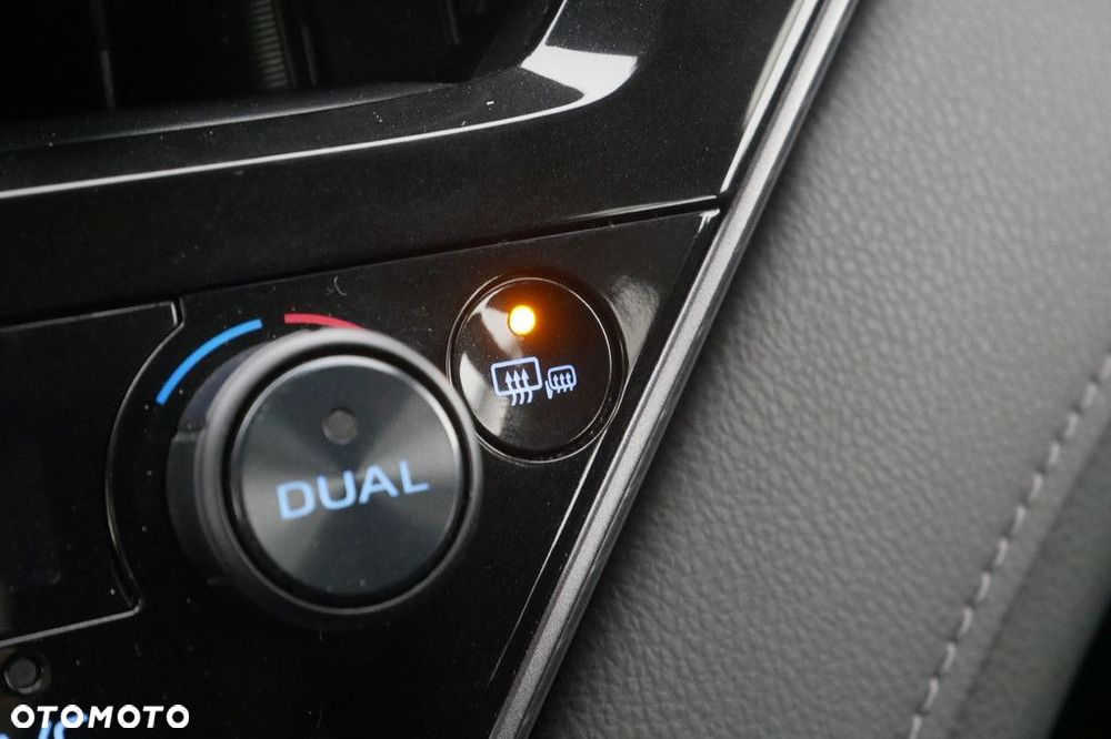 Toyota Camry 2.5 Hybrid Comfort CVT - 22