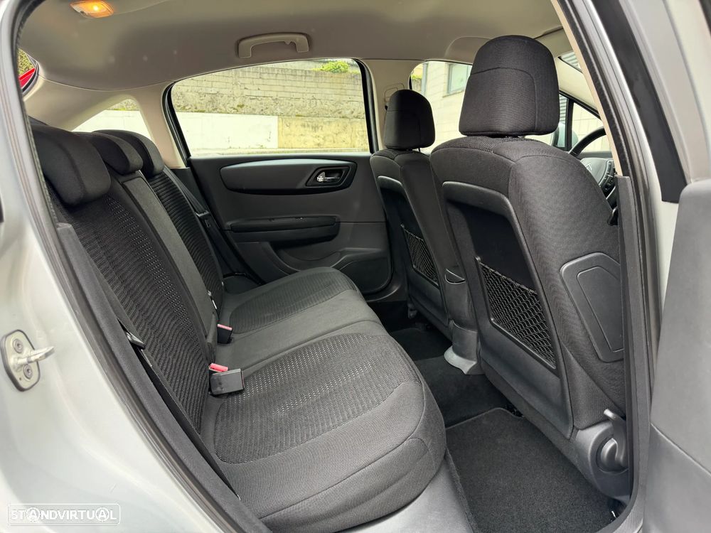 Citroën C4 1.6 HDi 110 SX - 12