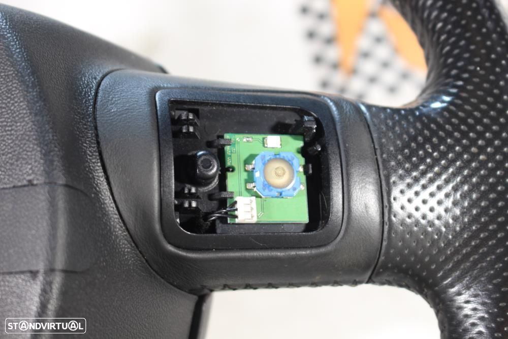 Volante Audi A6 (4F2, C6)  Volante Audi A3 8P / A4 B6 B7 B8 / A5 8T / - 10