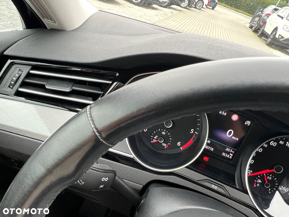 Volkswagen Passat 2.0 TDI BMT Comfortline - 31