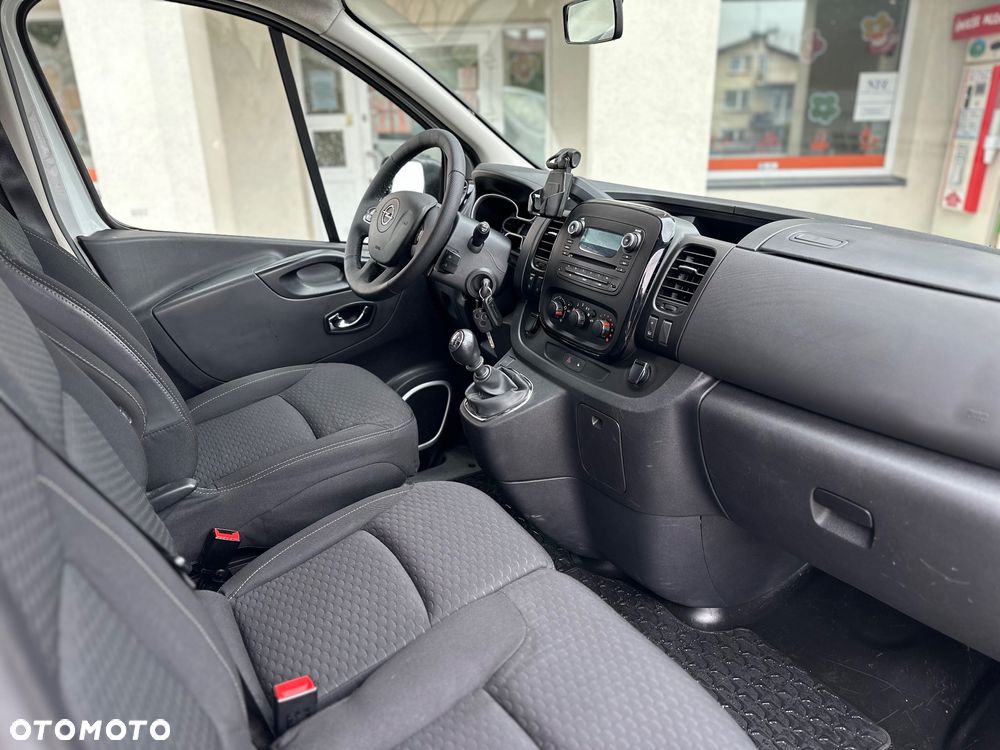 Opel Vivaro - 24