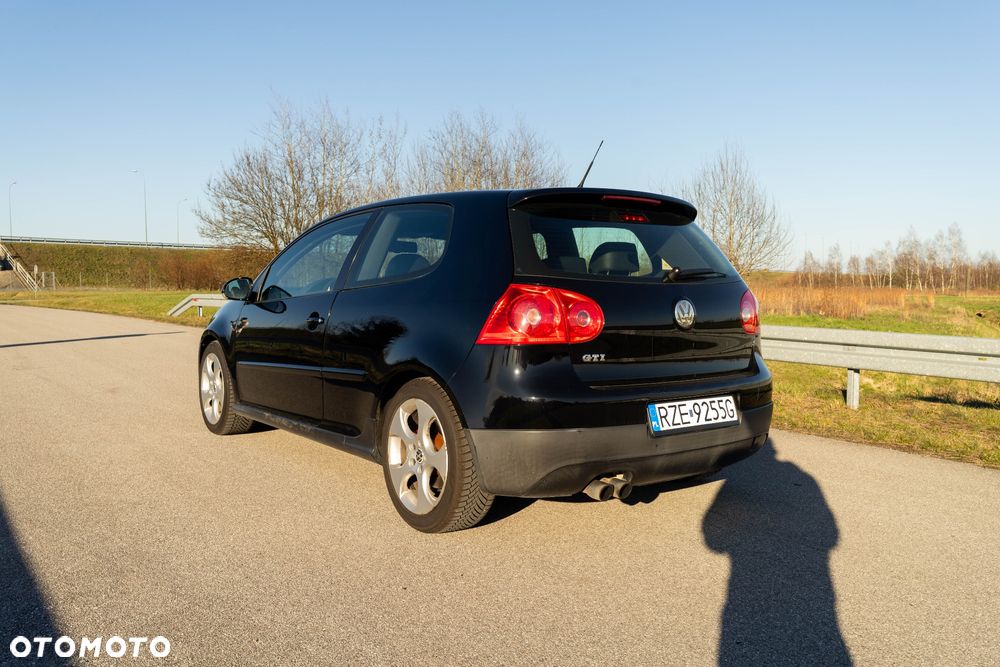 Volkswagen Golf 2.0 GTI - 4