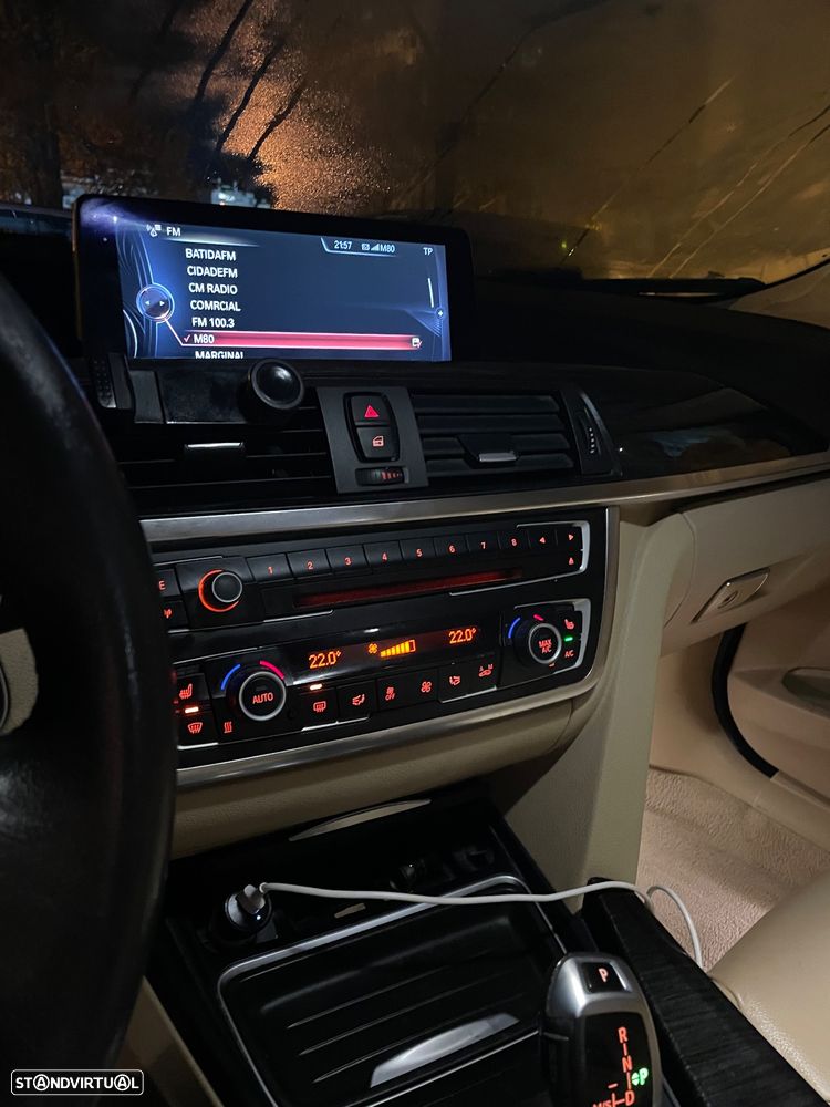 BMW 318 d Touring Aut. Luxury Line - 31