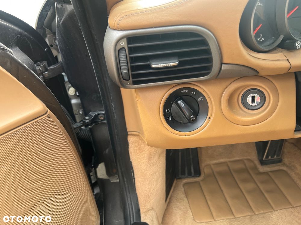 Porsche 911 Carrera - 15