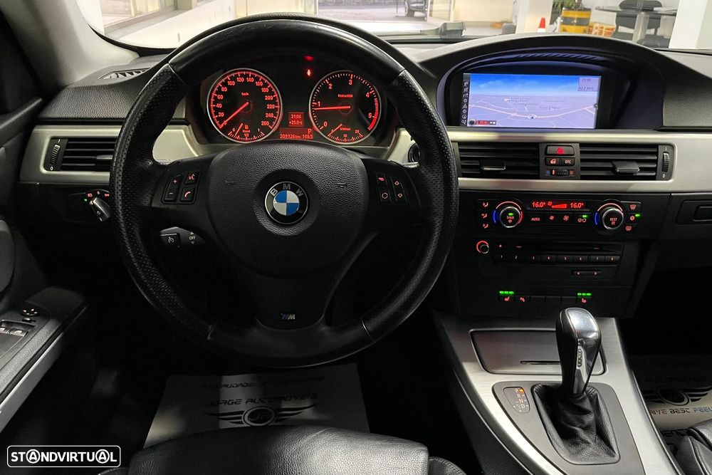 BMW 320 d Coupe Aut. - 29