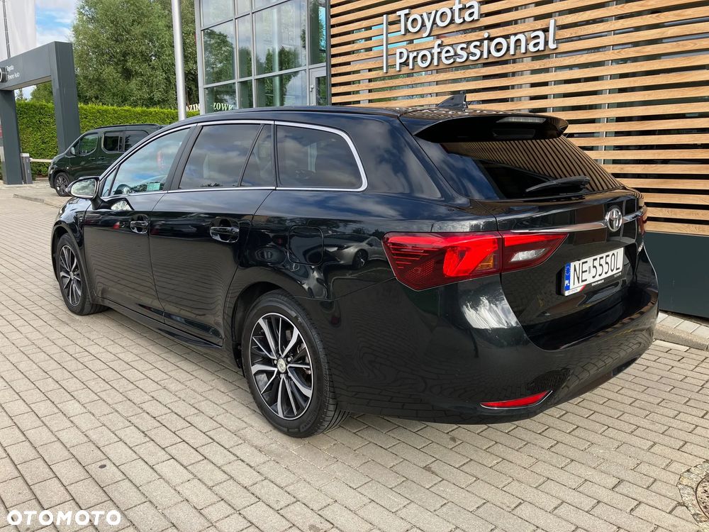 Toyota Avensis 2.0 D-4D Premium - 4