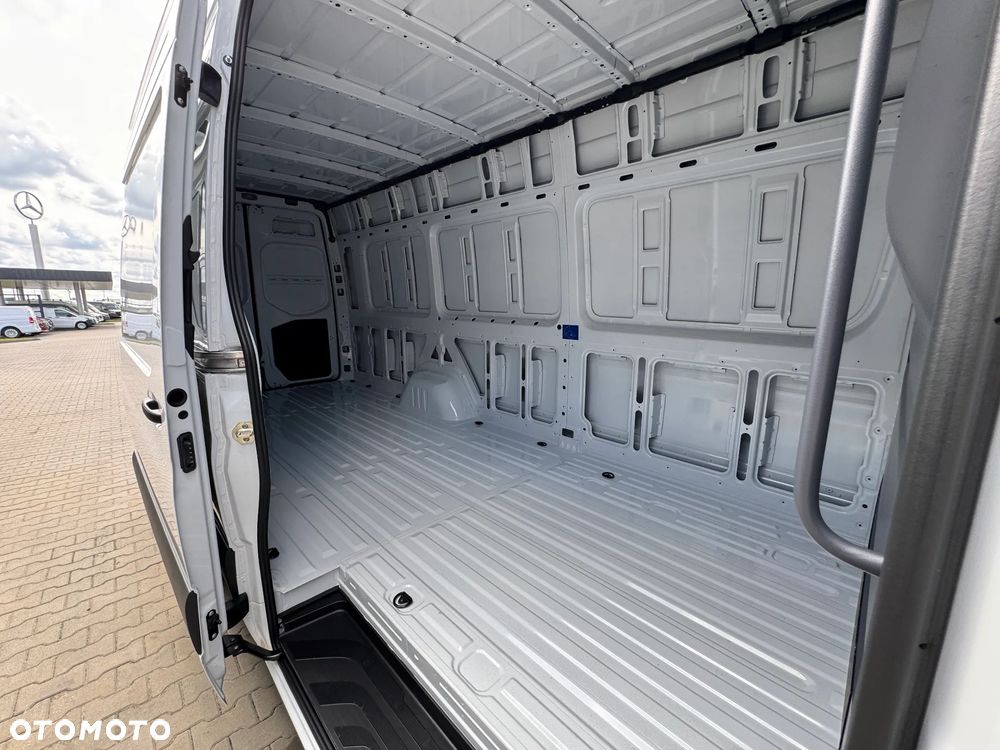 Mercedes-Benz Sprinter - 20