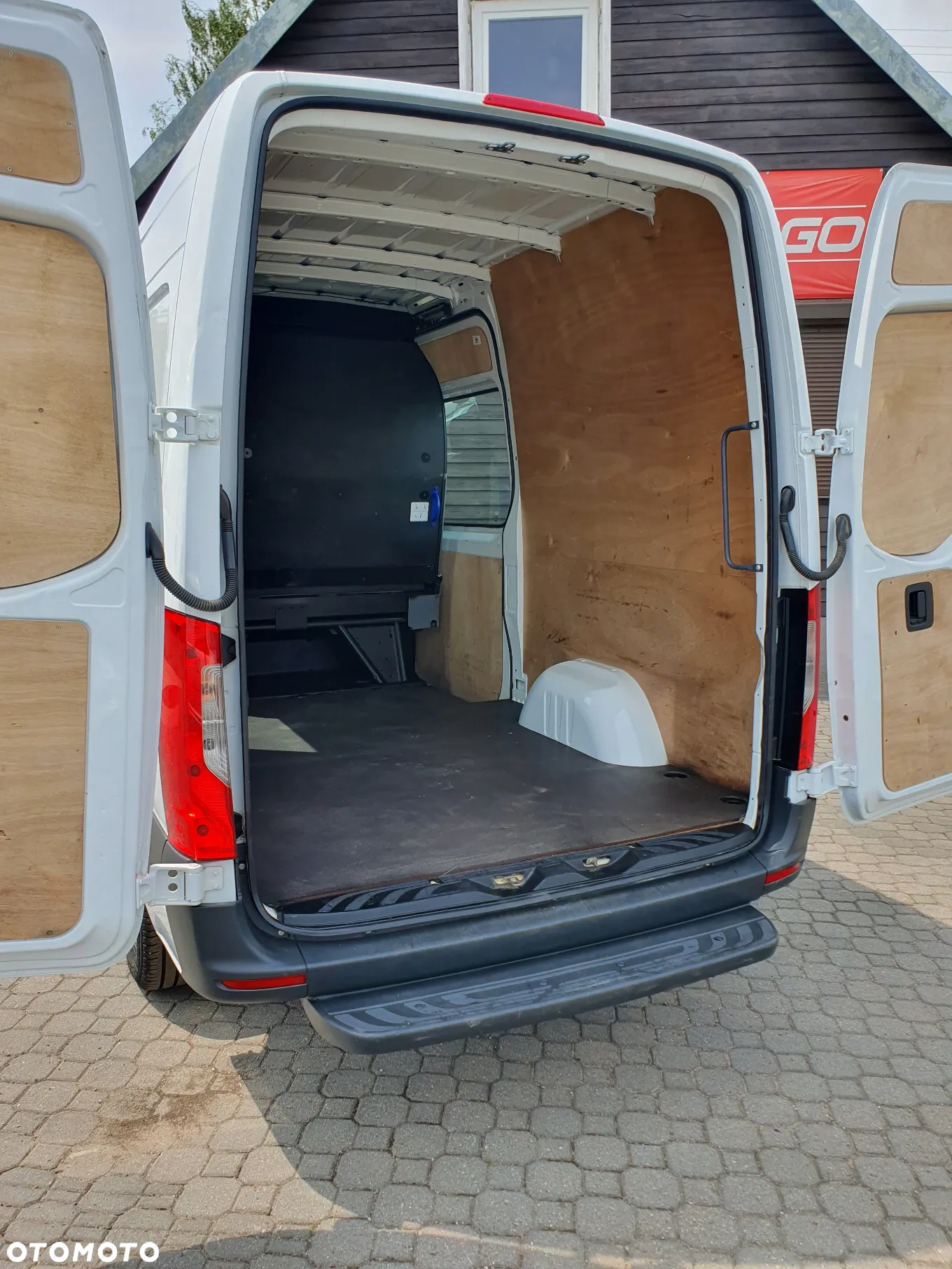 Mercedes-Benz SPRINTER - 10