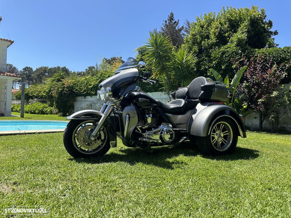 Harley-Davidson FLHT - 4