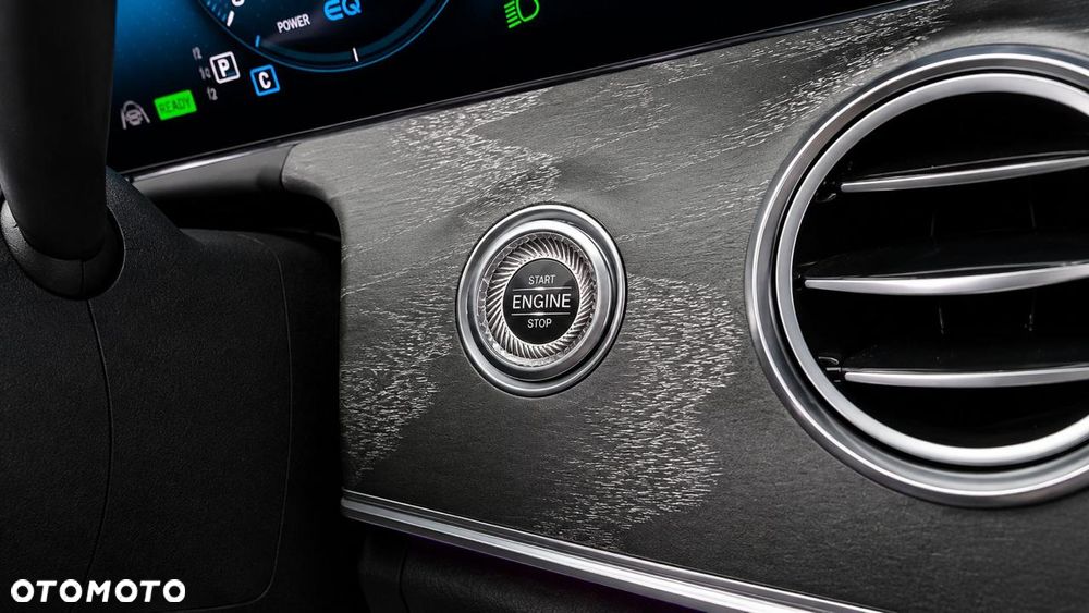 Mercedes-Benz Klasa E 300 9G-TRONIC AMG Line - 17