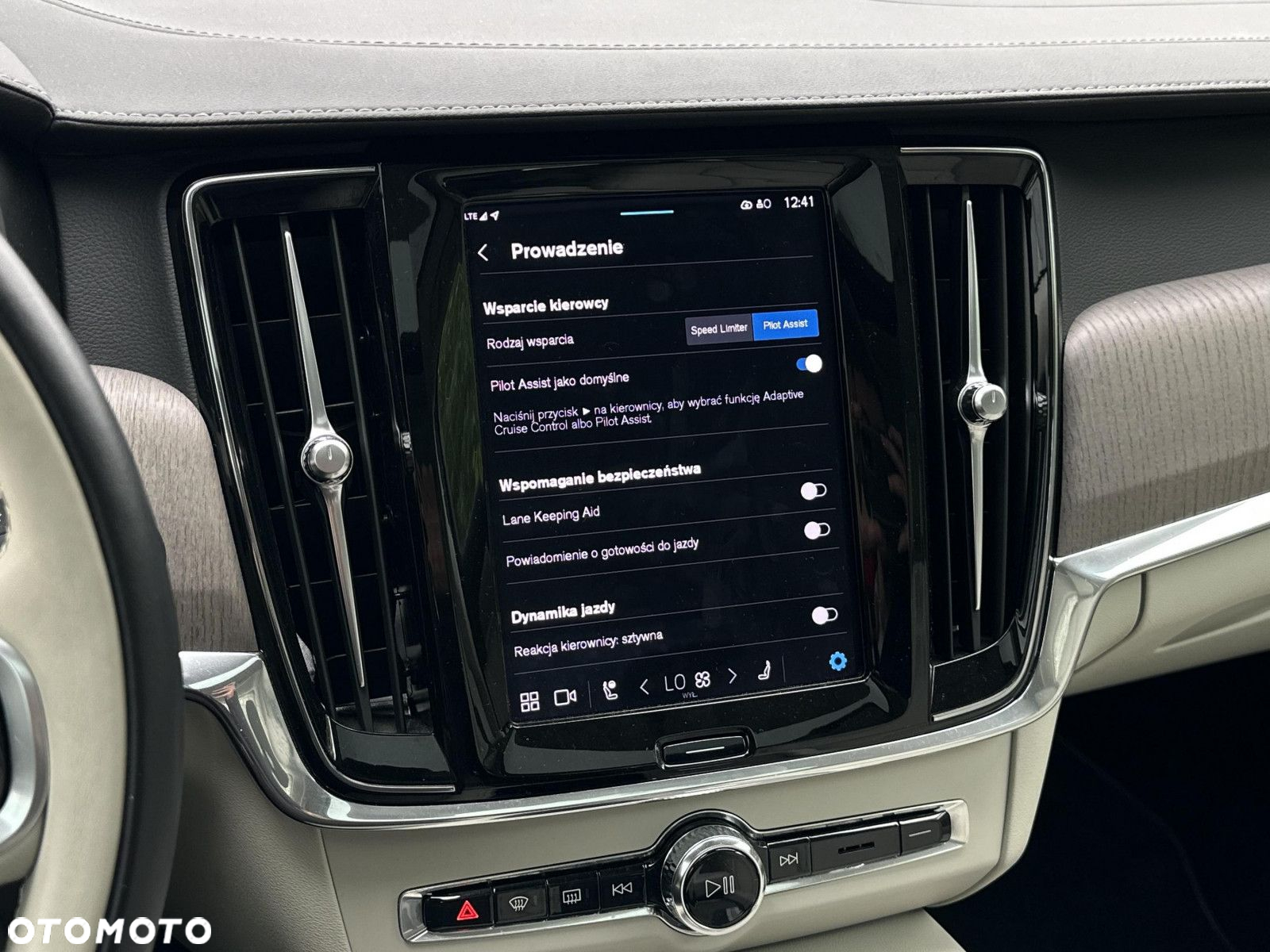 Volvo S90 - 25