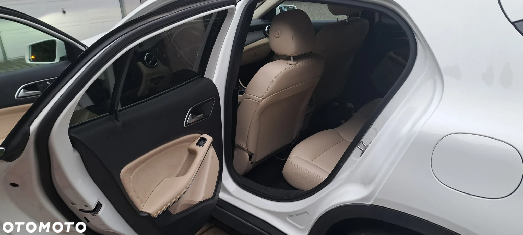 Mercedes-Benz GLA 250 7G-DCT - 32