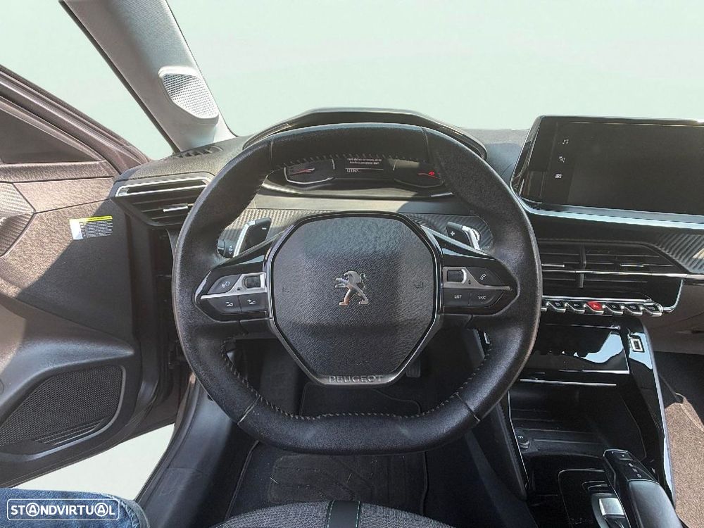 Peugeot 208 - 10