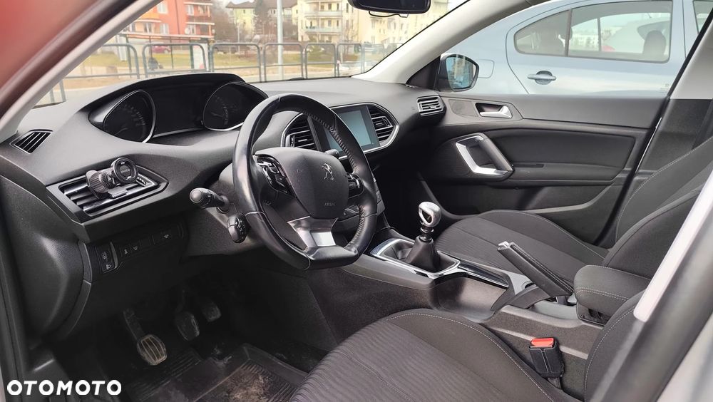 Peugeot 308 1.6 BlueHDi Allure S&S - 4