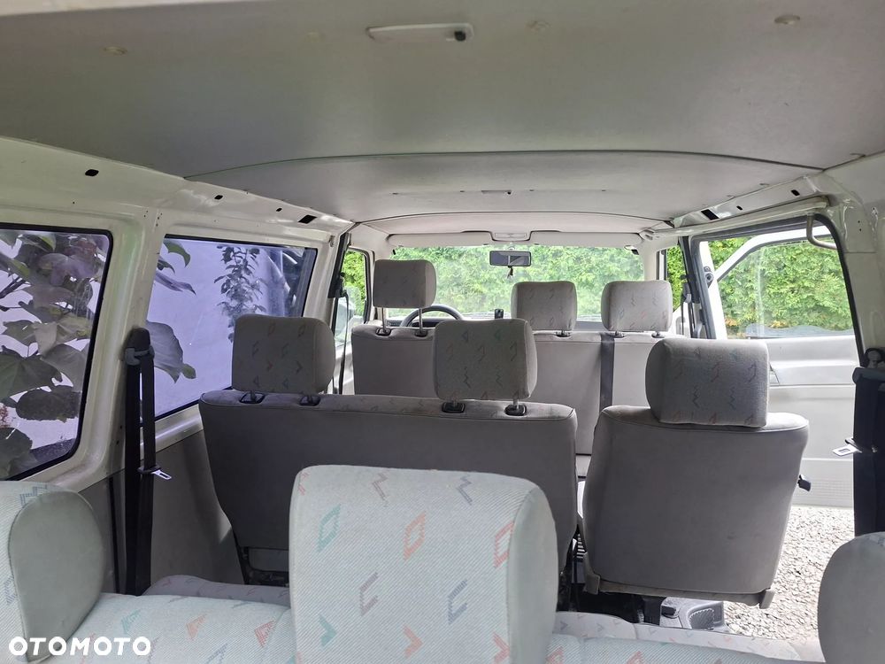Volkswagen Transporter - 11