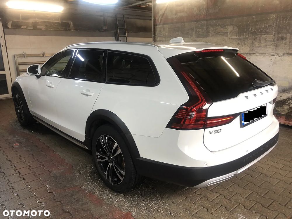Volvo V90 Cross Country - 37