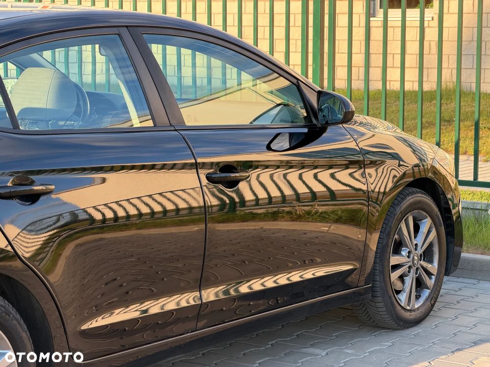 Hyundai Elantra - 13