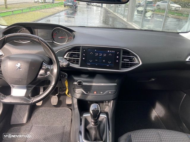 Peugeot 308 SW BlueHDi 130 Stop & Start Style - 21