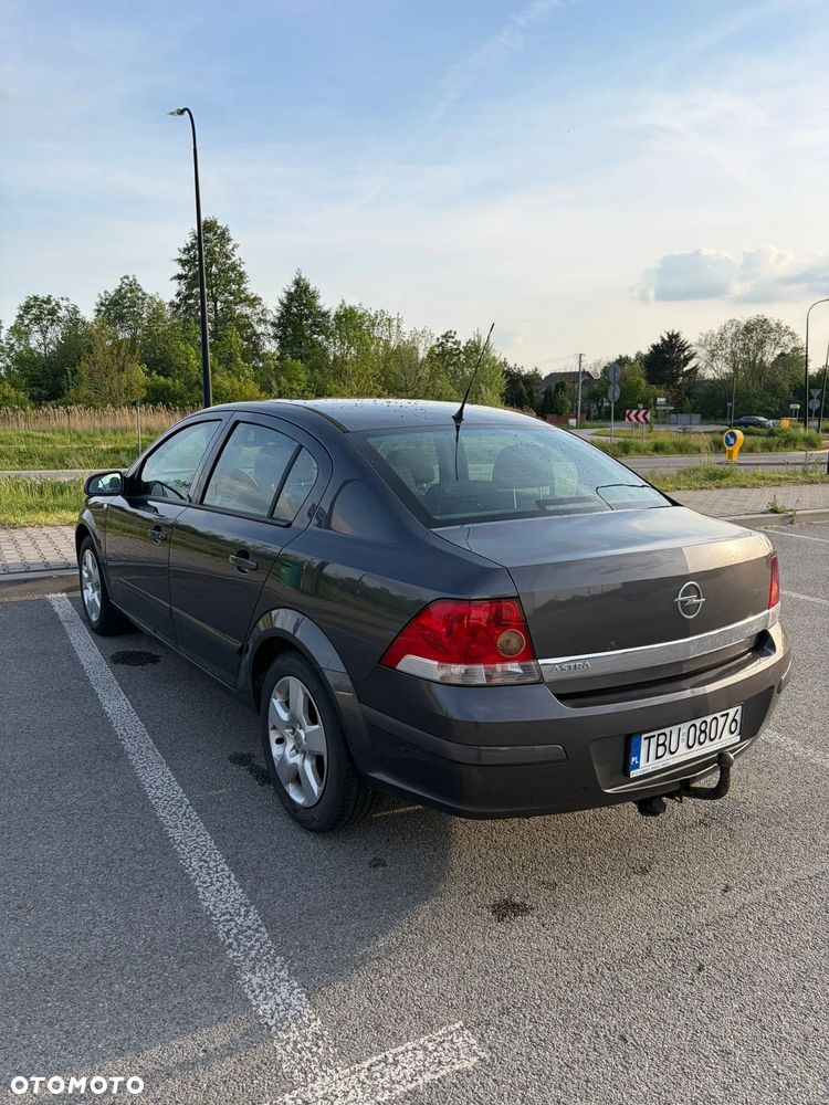 Opel Astra 1.6 Enjoy - 12