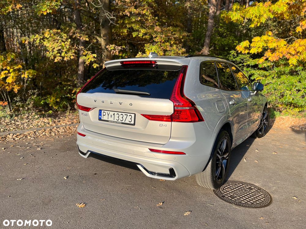 Volvo XC 60 B4 B Plus Dark - 16