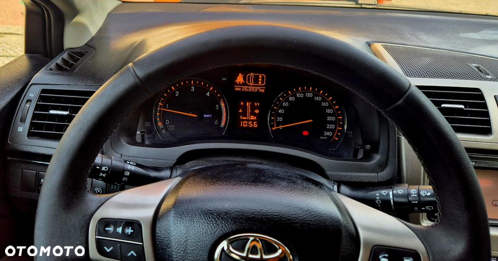Toyota Avensis 2.0 D-4D Sol - 17