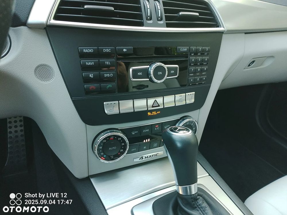 Mercedes-Benz Klasa C 350 Coupe BlueEFFICIENCY 7G-TRONIC Edition 1 - 13