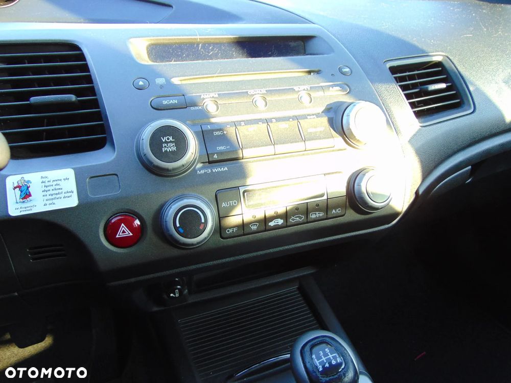 radio fabryczne cd honda civic VIII sedan europa - 1