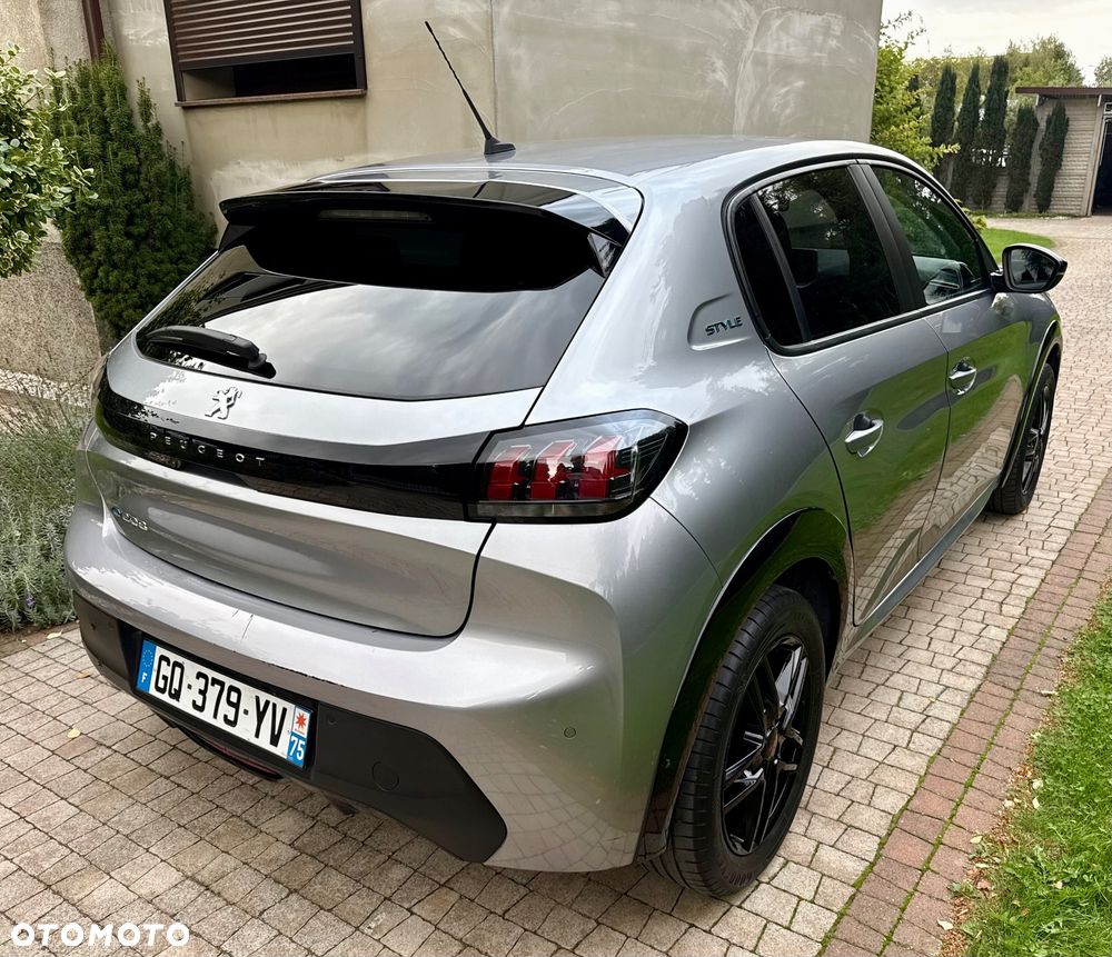 Peugeot 208 2023 photo 4
