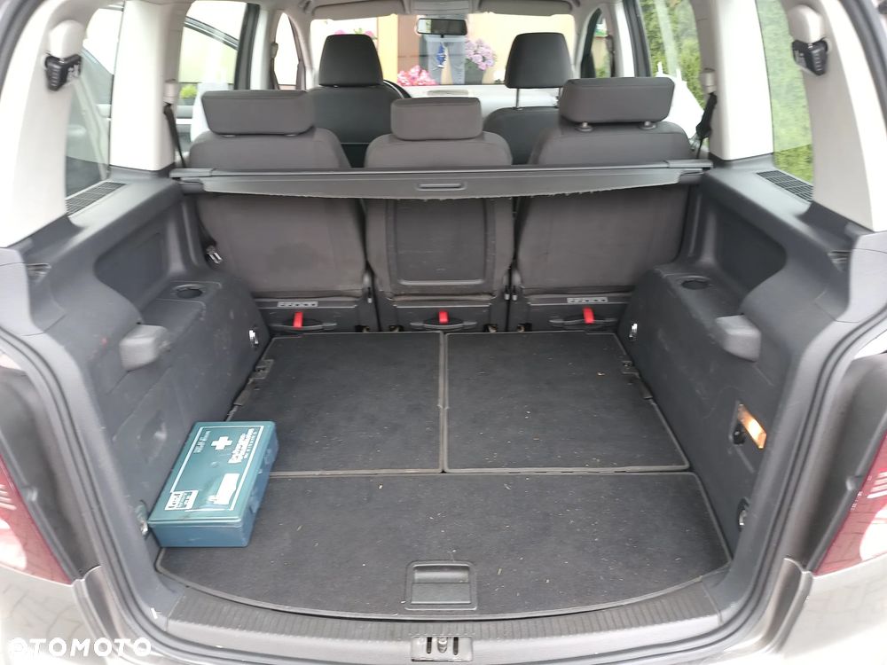 Volkswagen Touran 1.9 TDI Q-Line - 13