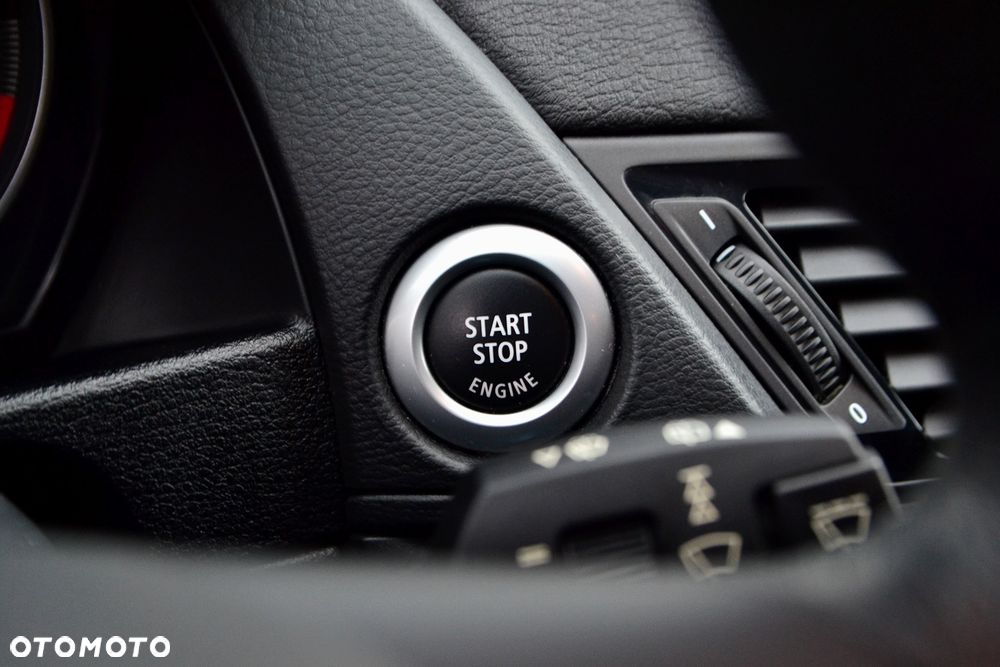 BMW X1 sDrive18d xLine - 22