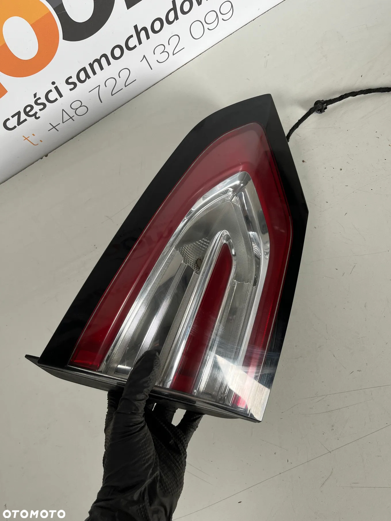 FORD GALAXY III MK3 2017r LAMPA TYLNA W KLAPĘ LEWA EM2B-13A603-AH - 2