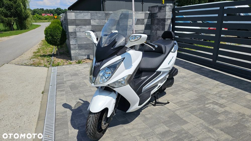 SYM GTS - 1