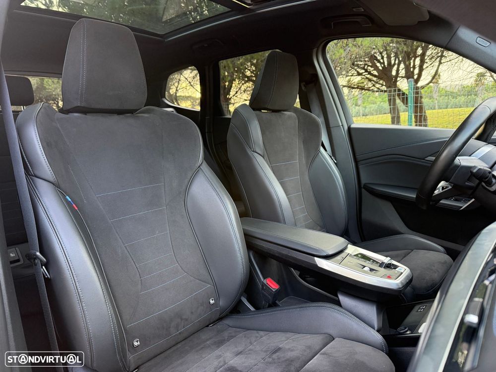 BMW iX1 eDrive20 Pack Desportivo M - 31