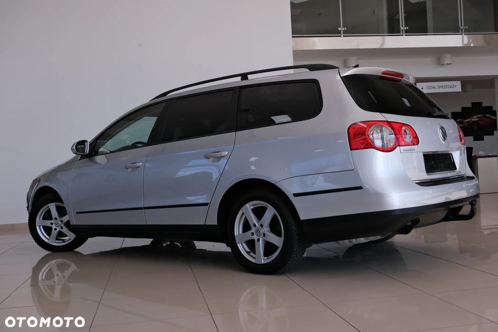 Volkswagen Passat - 12