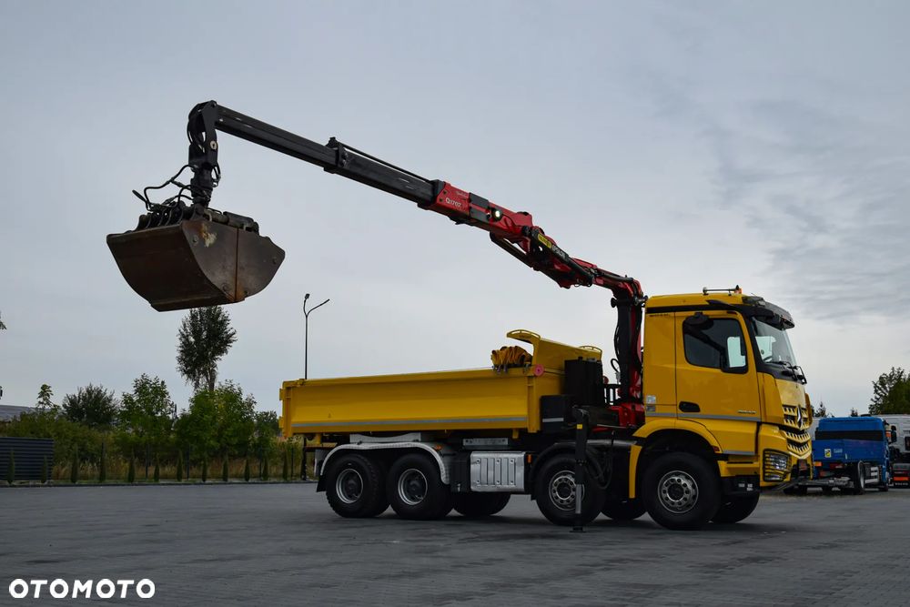 Mercedes-Benz AROCS 3243 / 8x4 / EURO 6 / HDS PALFINGER EPSILON Q170Z / ROTATOR / CHYWTAK / STEROWANIE RADIOWE / WYWROTKA / HYDROBURTA / AUTOMAT / SYSTEM KAMER CYFROWYCH / KAMERA COFANIA / NAWIGACJA / HAK / NISKI PRZEBIEG / 2020 / SERWISOWANY / SPROWADZONY - 17