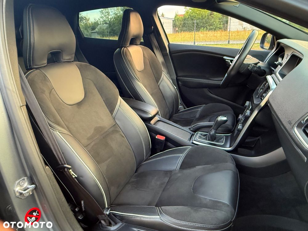Volvo V40 T3 Drive-E R-Design Momentum - 11