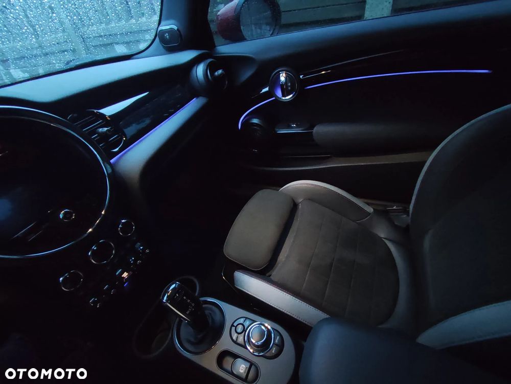 MINI John Cooper Works - 25