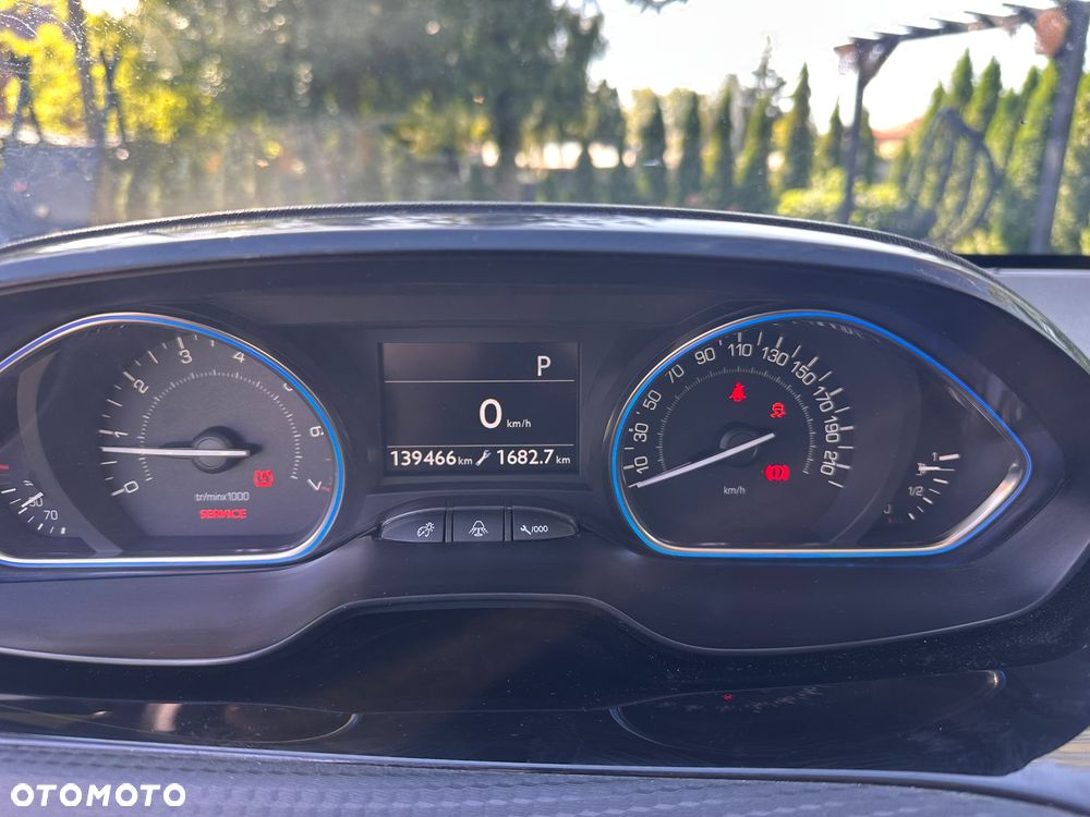 Peugeot 2008 PureTech 110 GPF Stop&Start EAT6 Allure - 16