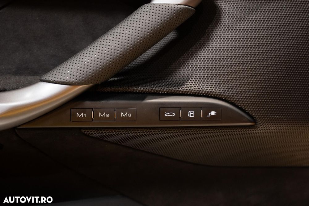 Ferrari 296 GTS - 13