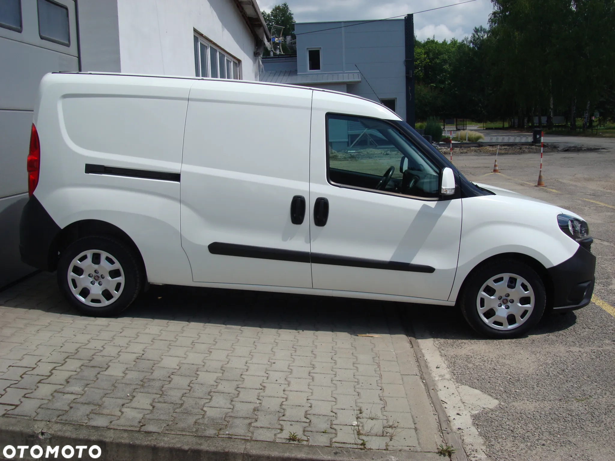 Fiat DOBLO Cargo Van Maxi LONG_L2 H1_1.6 MJET (105 KM)_SX_3-osob._2021 r._EURO 6_F.Vat 23%_Serwis ASO_BEZWYPADKOWY 100%_Zadbany_Salon PL - 9