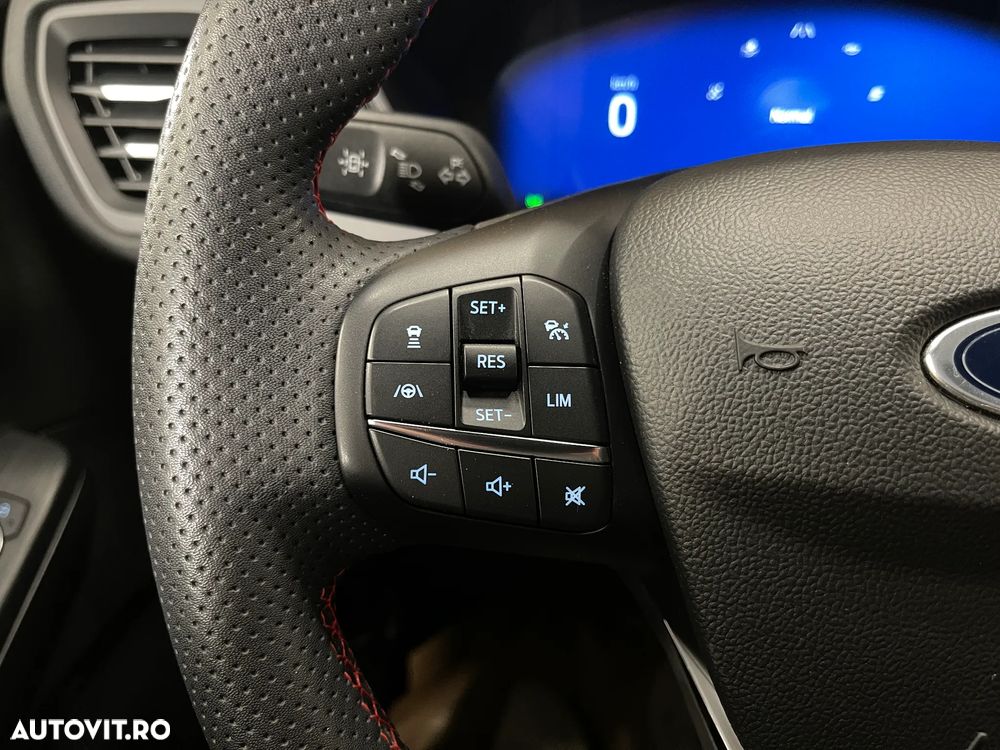 Ford Kuga 2.5 Duratec FHEV ST-LINE - 22