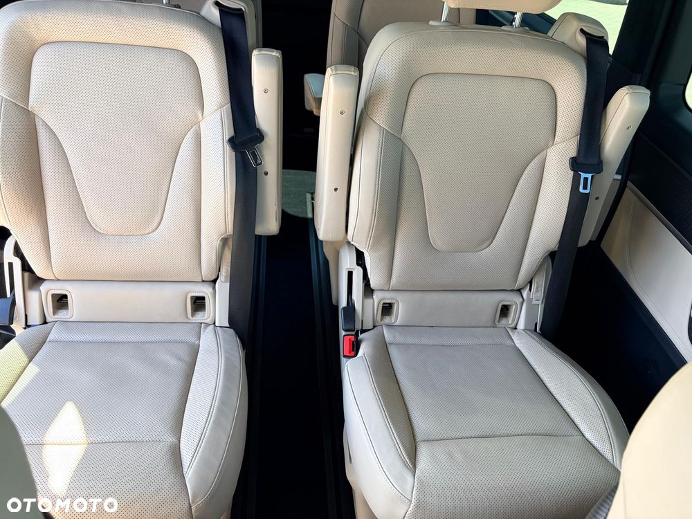 Mercedes-Benz Klasa V 300 d 4-Matic Exclusive 9G-Tronic (d³ugi) - 19