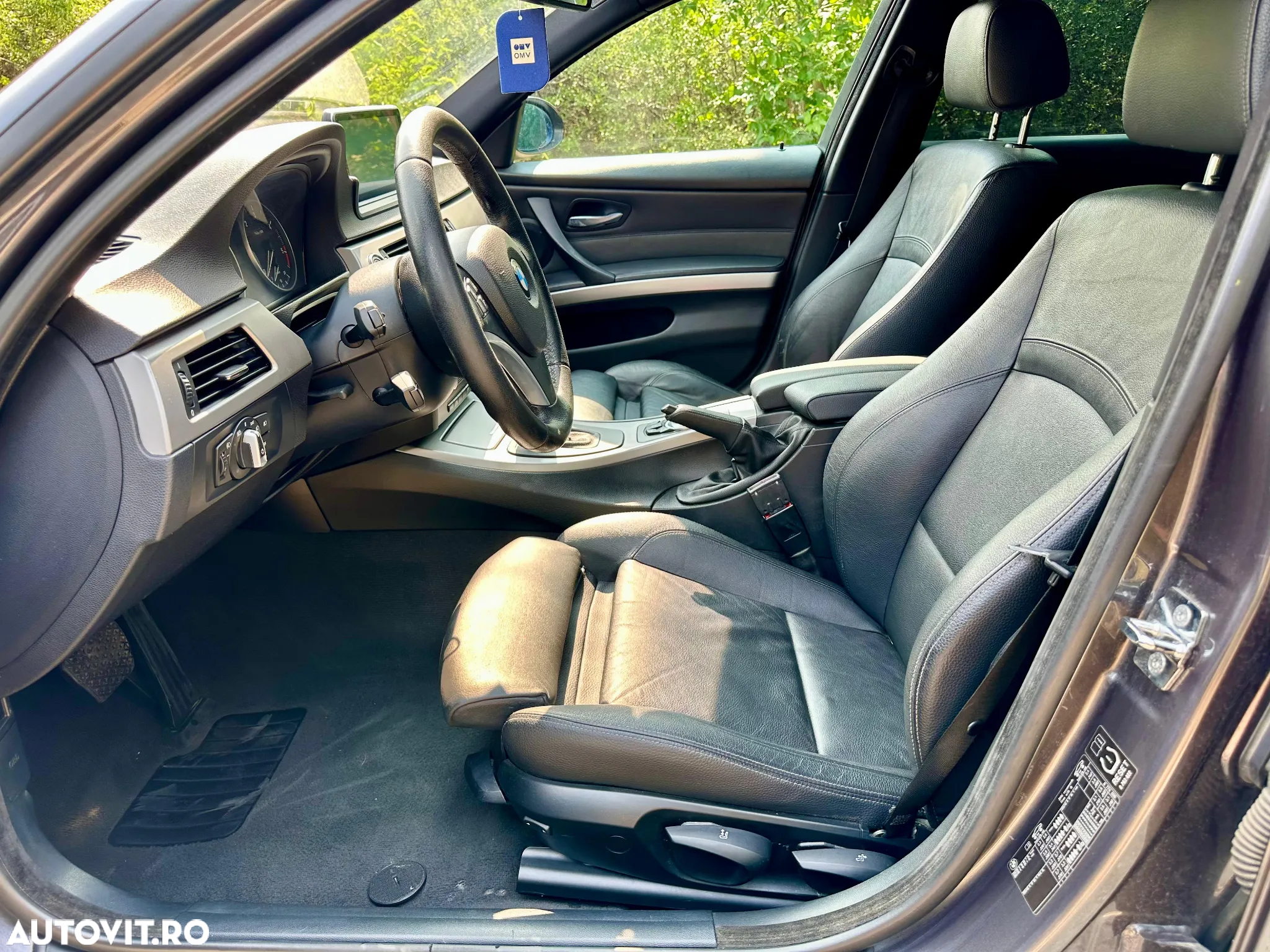 BMW Seria 3 320d DPF Touring Aut. - 12